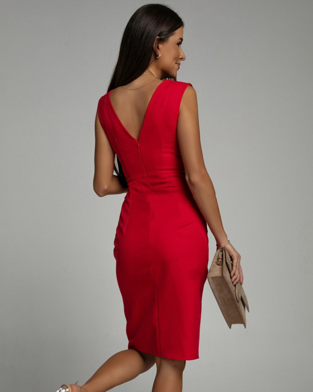 Floria – Fitted Dress with V-neck and Slit