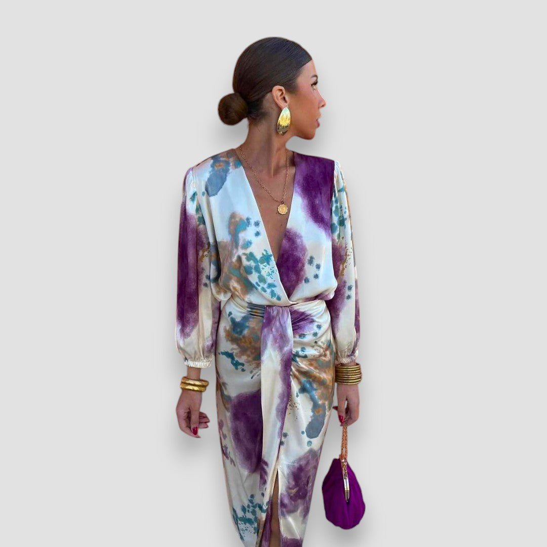 Larissa - Elegant Dress with V-neck