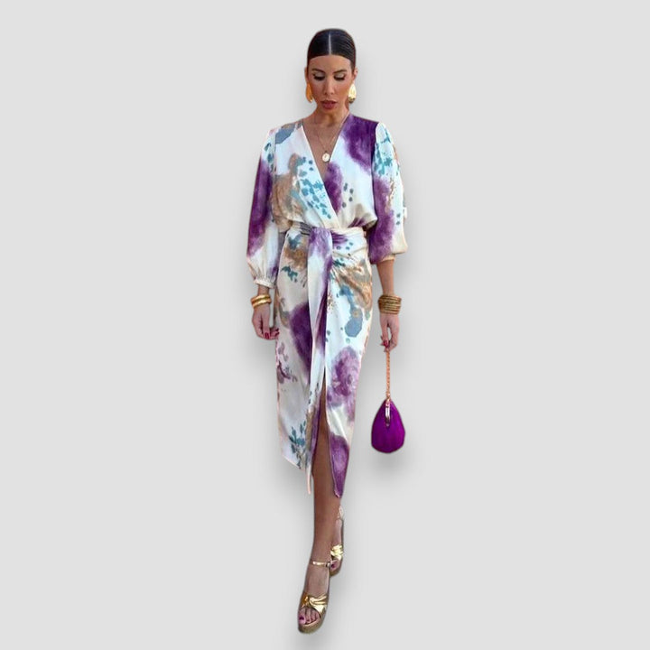 Larissa - Elegant Dress with V-neck