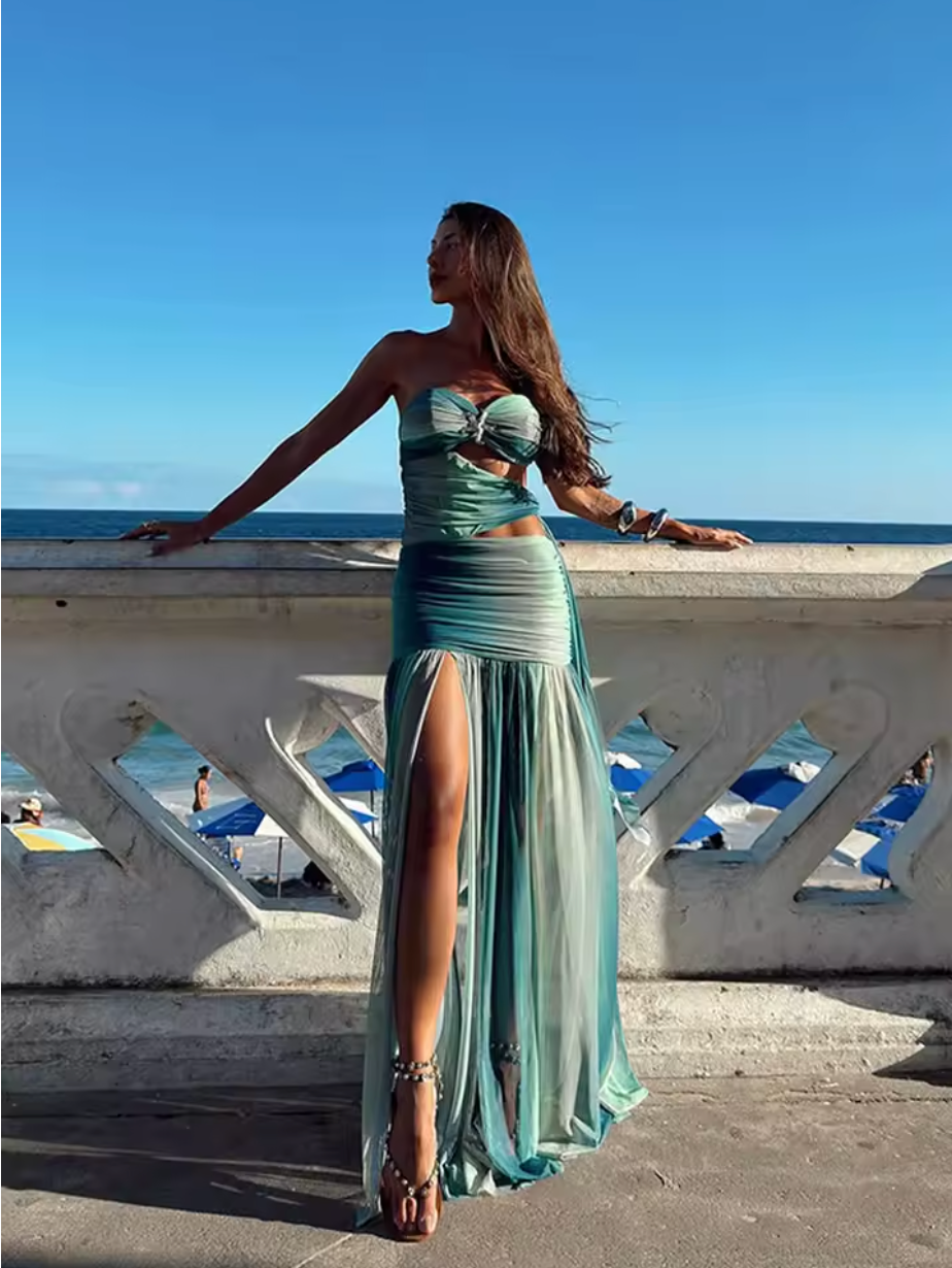 Aura - Attention-grabbing long dress